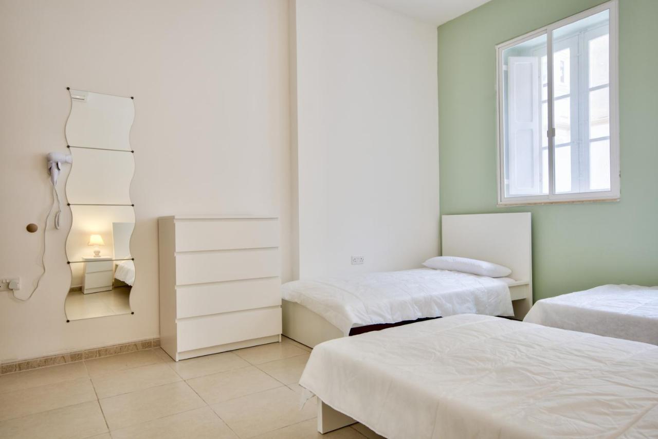 Azure Haven - Gzira Apartments And Penthouse By Shortletsmalta Εξωτερικό φωτογραφία