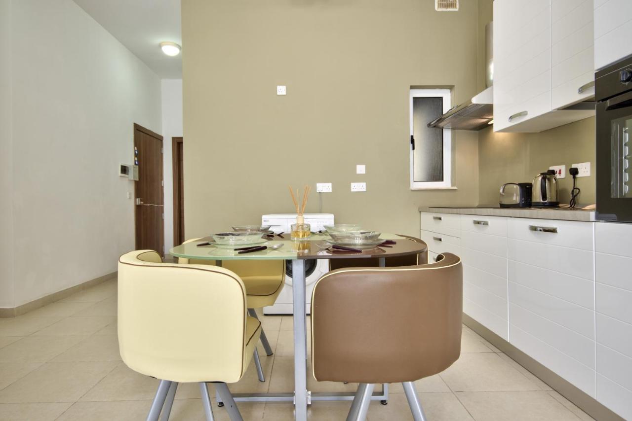 Azure Haven - Gzira Apartments And Penthouse By Shortletsmalta Εξωτερικό φωτογραφία
