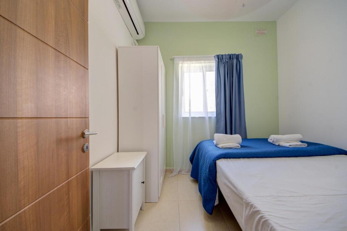 Azure Haven - Gzira Apartments And Penthouse By Shortletsmalta Δωμάτιο φωτογραφία