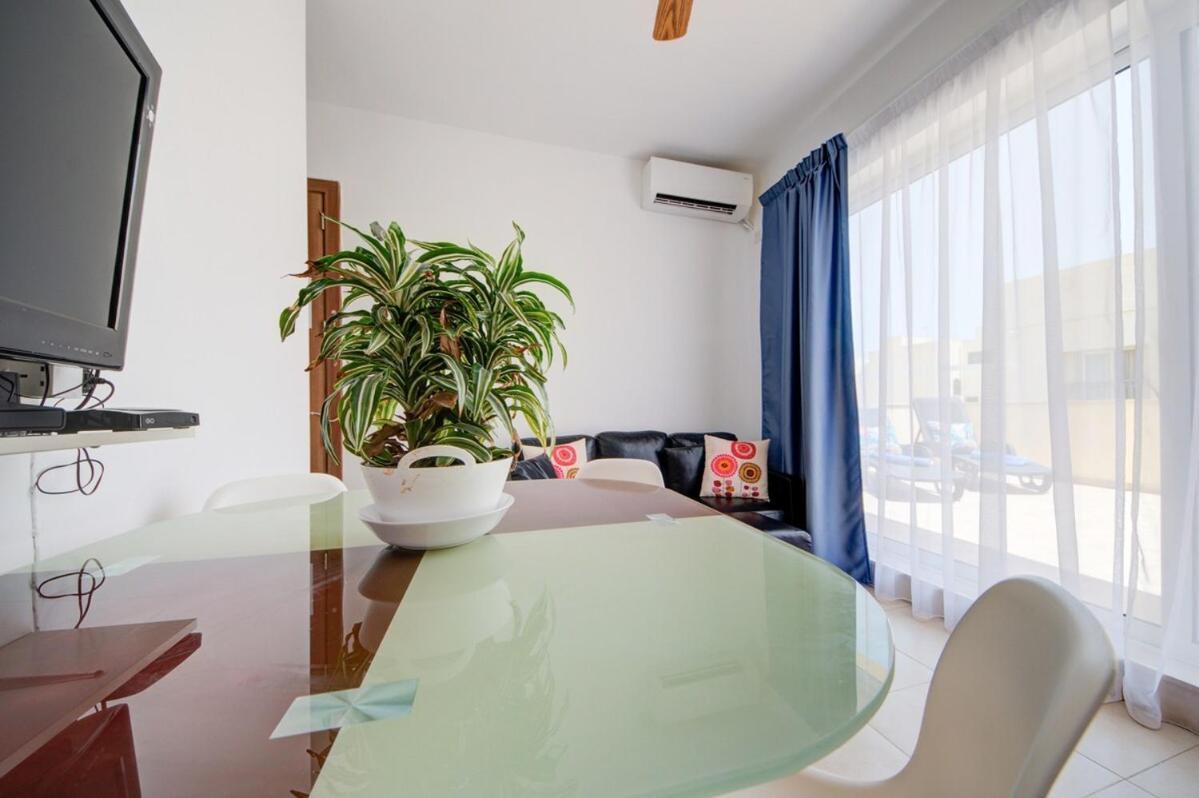 Azure Haven - Gzira Apartments And Penthouse By Shortletsmalta Δωμάτιο φωτογραφία