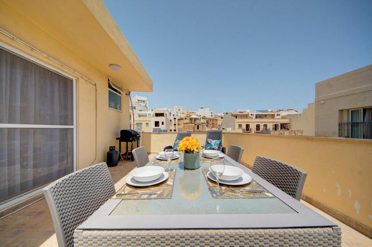 Azure Haven - Gzira Apartments And Penthouse By Shortletsmalta Δωμάτιο φωτογραφία